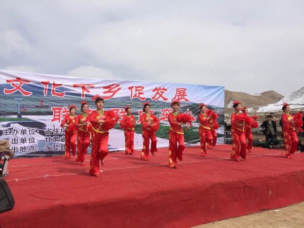 雙聯(lián)送溫暖，文化拜大年（圖）