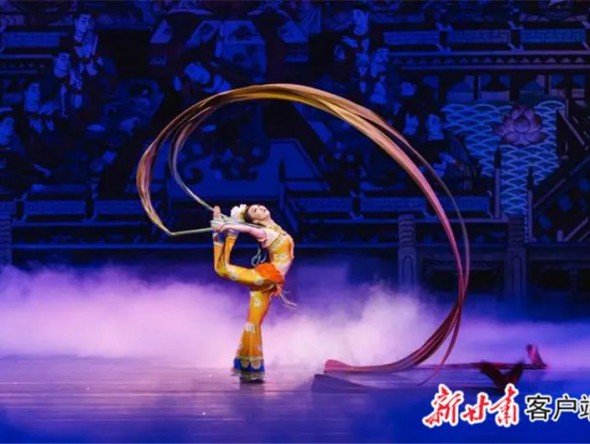 “云起”新甘肅，“花雨”香全球